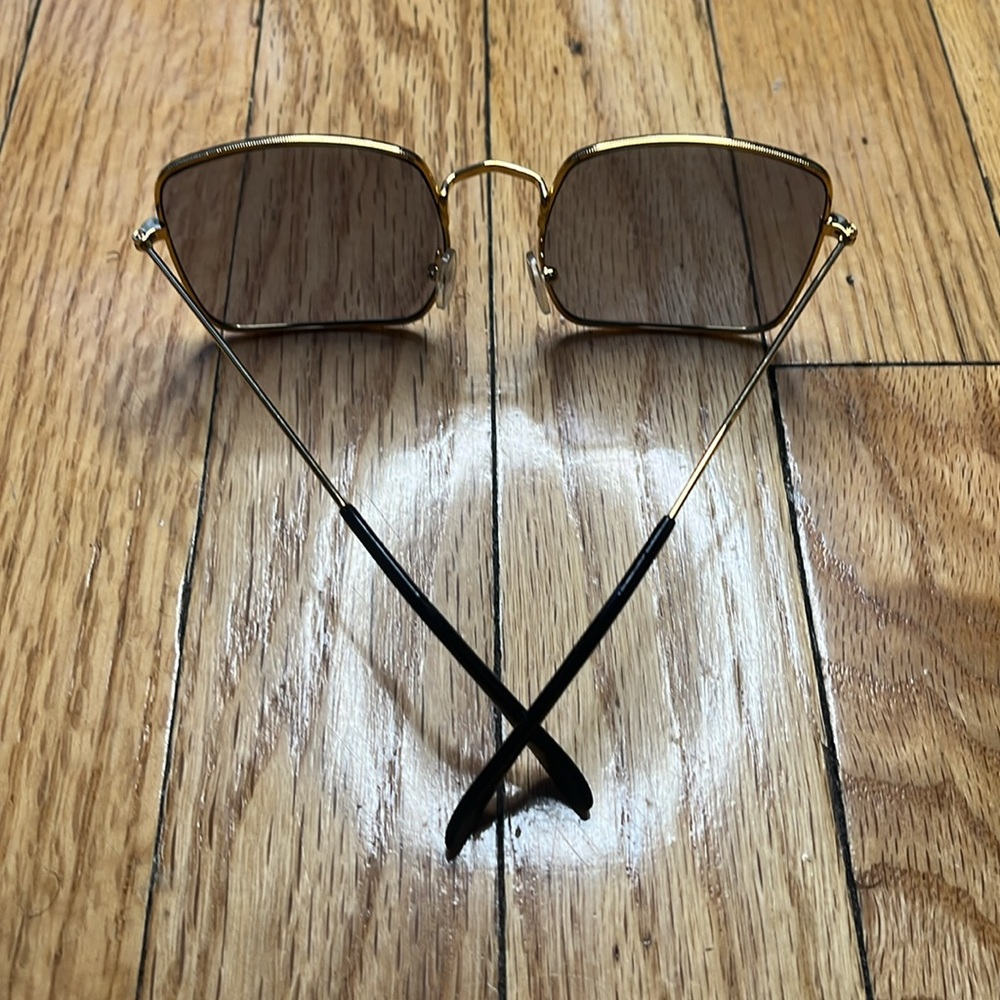 Black Sunnies 😍😍🔥🔥 - Picture 5 of 5